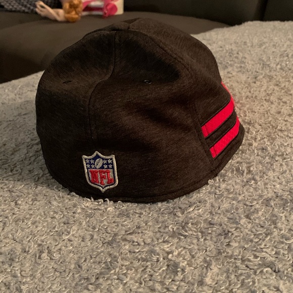 Men’s Hat - Picture 3 of 8